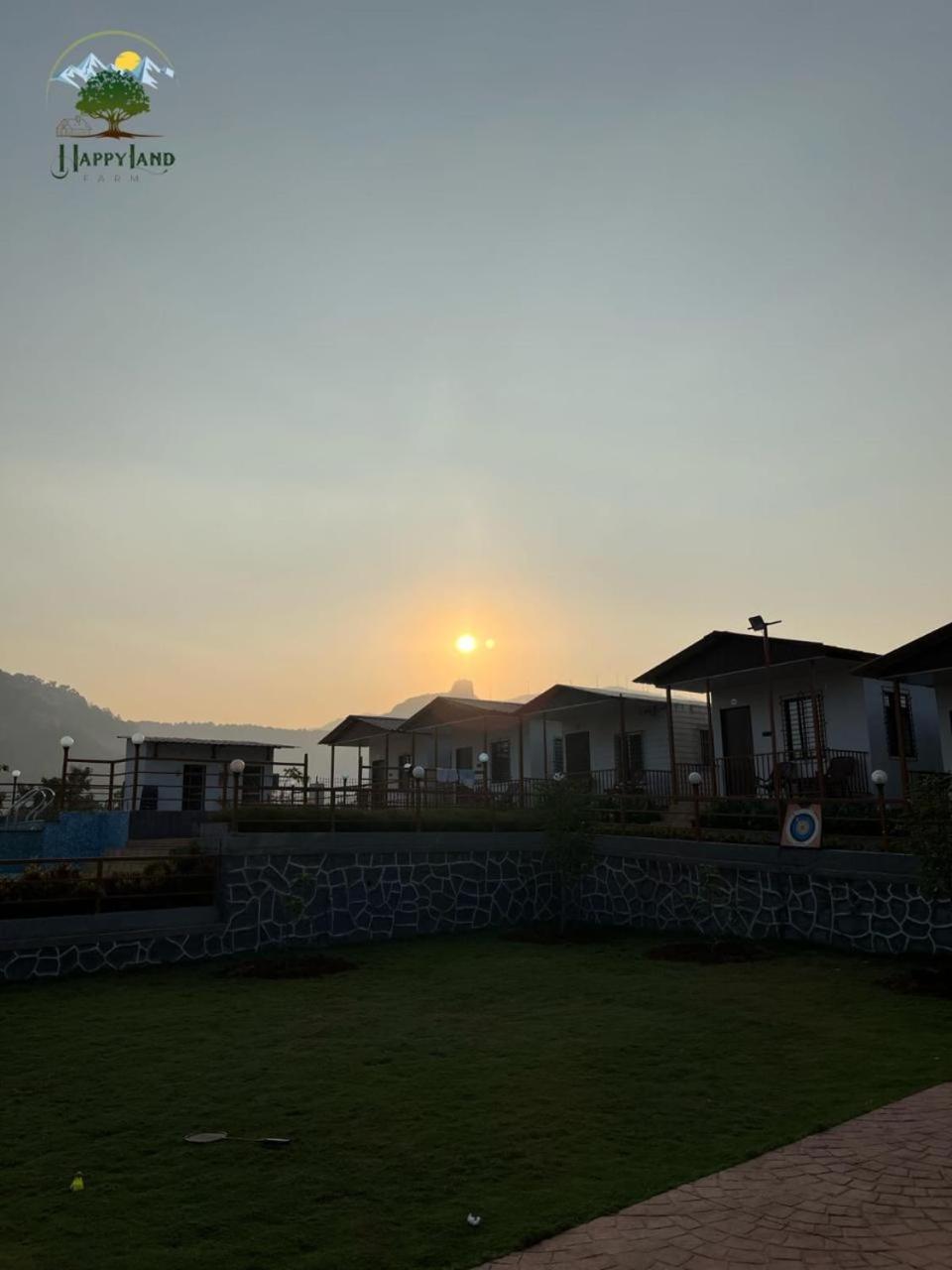 Happy Land Farm Hotel Karjat Luaran gambar